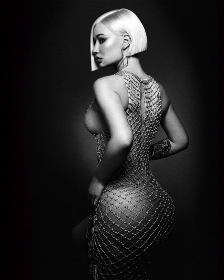 Iggy Azalea hot