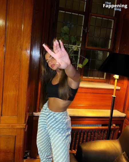 Noa kirel hot photos