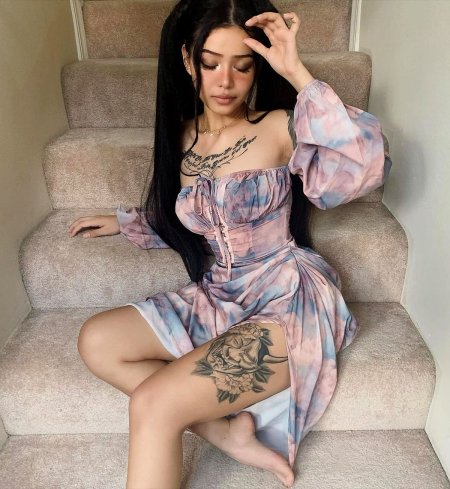 TIK TOKERSH BELLA Porch