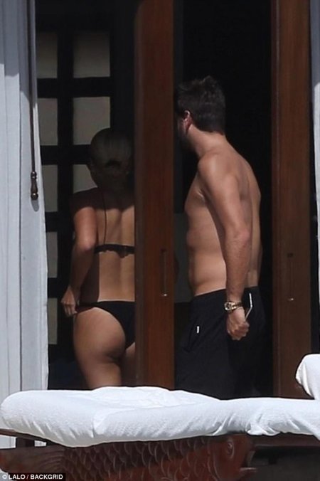 Sofia Richi and Scott Disik photo