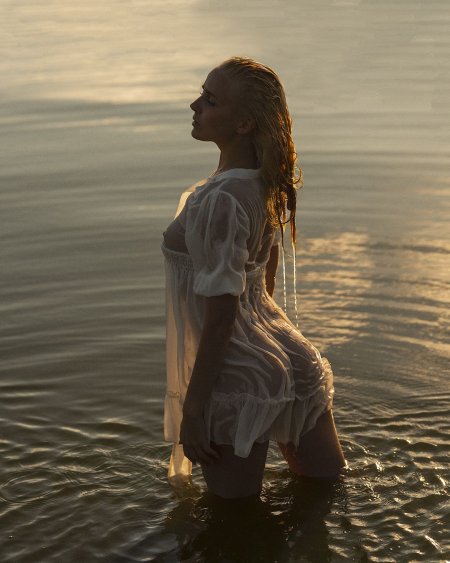 Ksenia is a desolate photographer