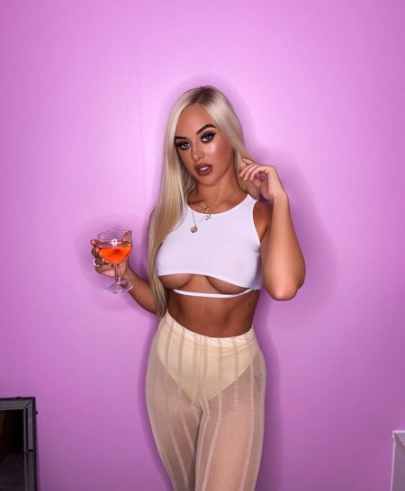 Rihannon Blue Taylor Naked