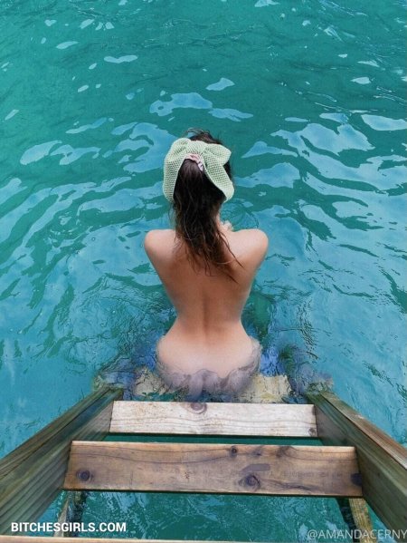 Amanda Cherni naked in a supermarket