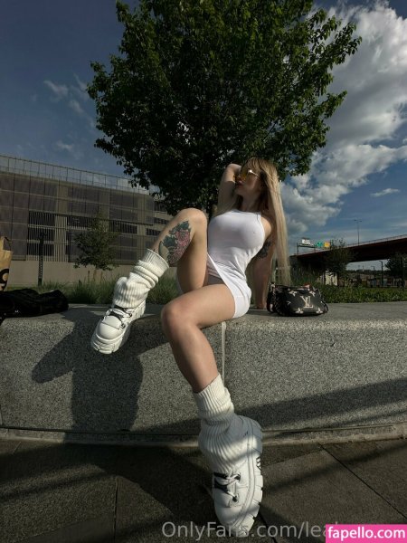 AliceCottonsox Naked