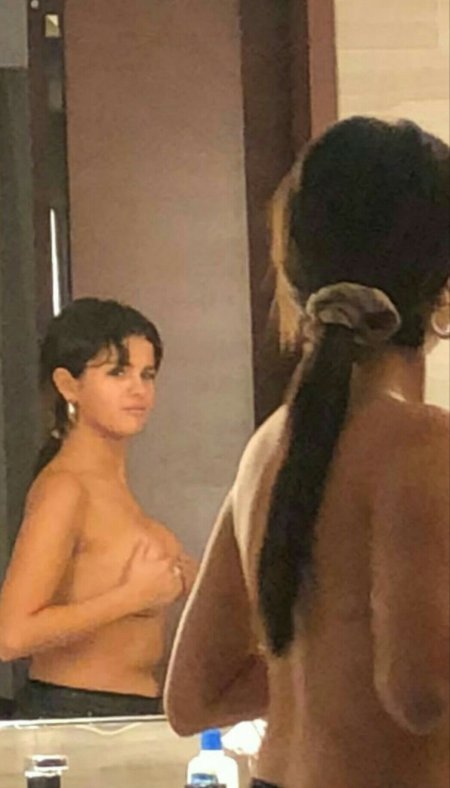 Naked Selena Gomez Ai