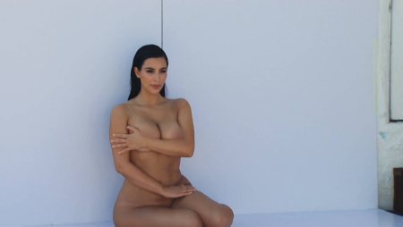 Kim Kardashian without clothes naked
