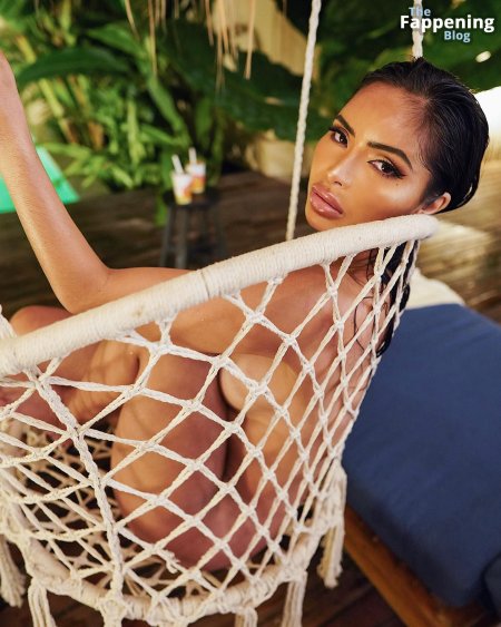 Migbelis Castellanos nude