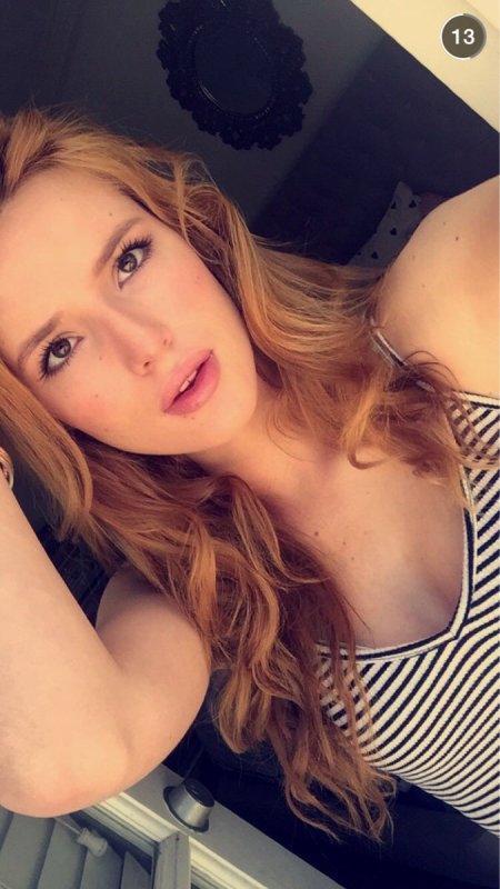 Bella Thorne photo topless