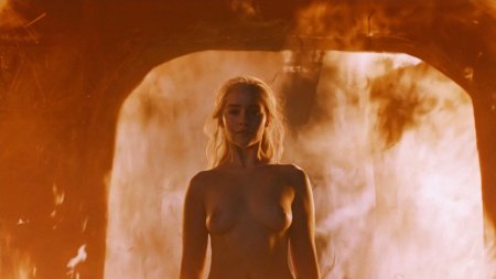 Emilia Clark Naked Terminator