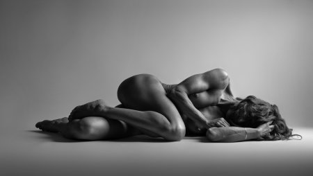 Murat Kuzhakhmetov -photographer nu- (18+)