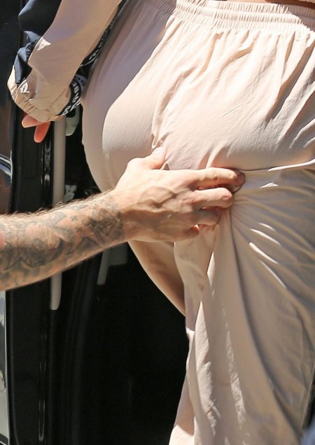 Hailey Bieber Brales