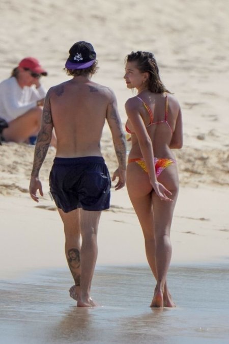 Haley Baldwin and Bieber on the beach