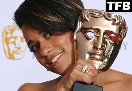 Ariana Debose is hot