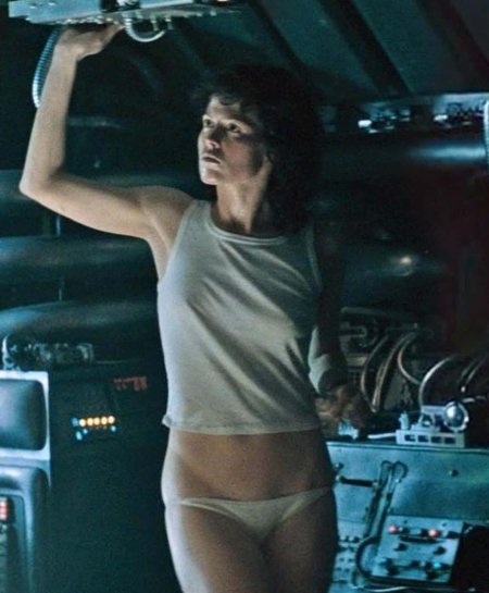 Sigurni Weaver in youth hot