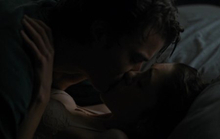 Natalia Dyer bed scenes