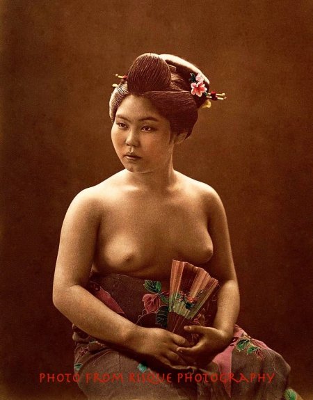 Naked Chinese women