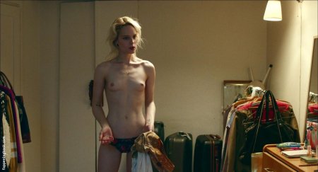 Charlotte Tomashevsk is naked