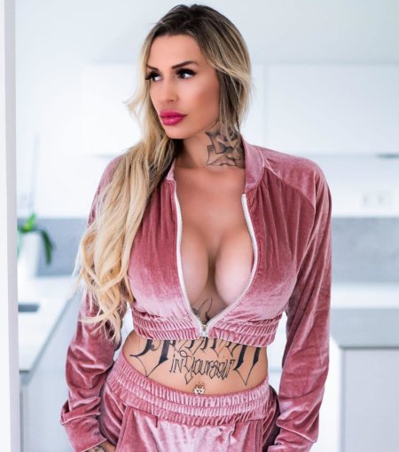 AMANDA_LOVELIE BIMBO