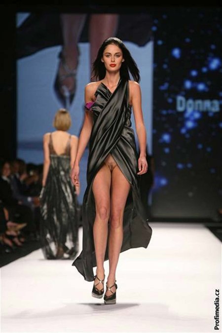 Shock without underwear