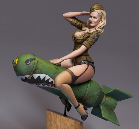 Rocket Girl / Bomb Girl from Dolman Miniatures