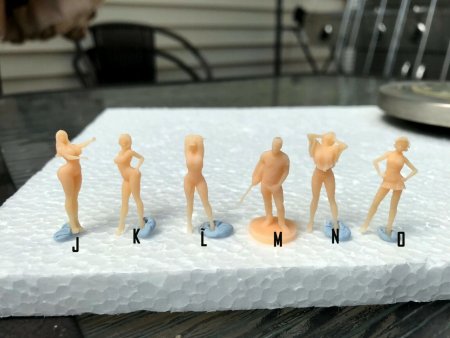 1/64 People Figure
