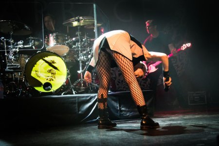 Shirley Manson on stage
