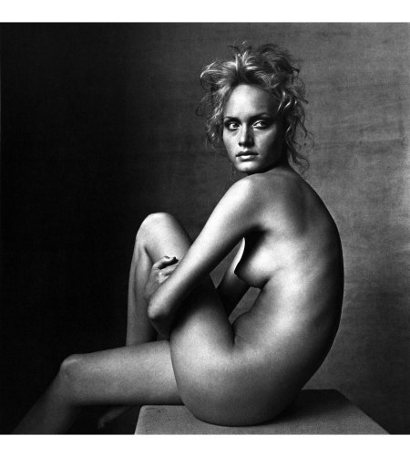 Amber Valletta is hot