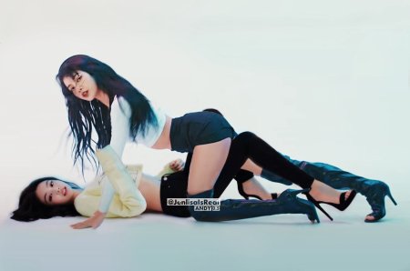 18 Блэк Пинк дженлиса 18