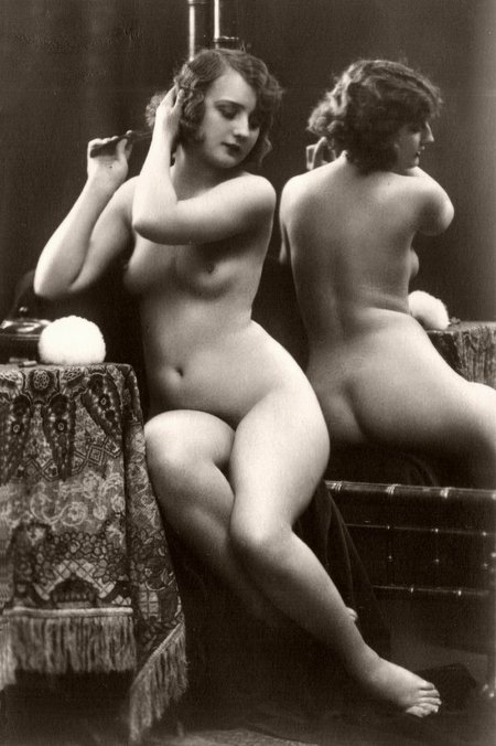 Vintage naked women