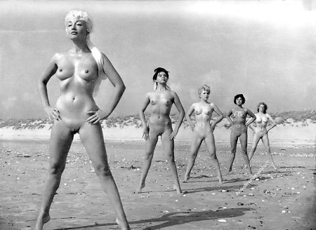 Retro girls nudist