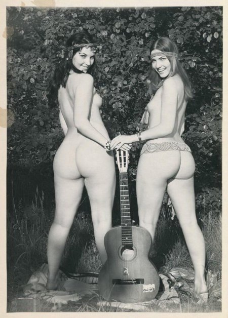 Girls naked retro