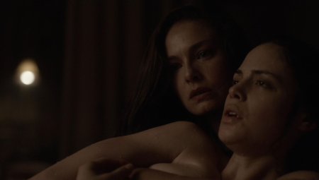 Leslie Ludesi sexy porn actress