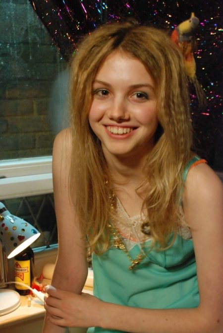 Hannah Murray Cassie