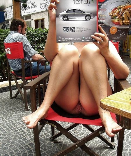 Girls without panties Upskirt