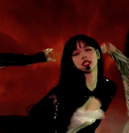 Blackpink Lisa Pretty Savage