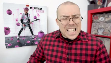 Machine Gun Kelly Mainstream Sellout