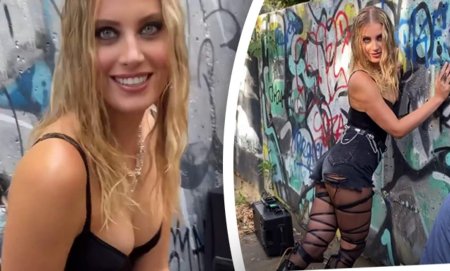 Blake Rose Blake Rose Naked Standing