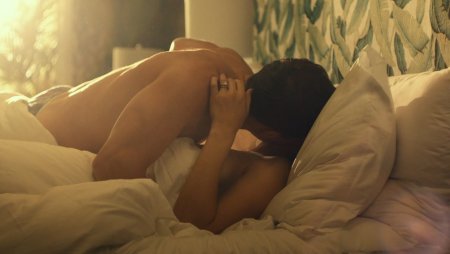 Alexandra Daddario White Lotus naked