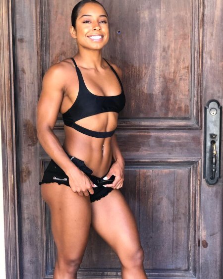 Kendes Ilane Caltraro Naked