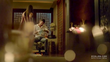 Elisia Rotaru without panties