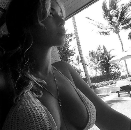 Beyoncé photo in a swimsuit