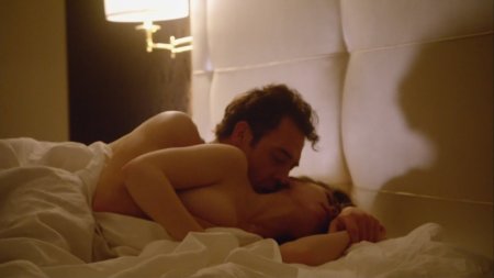 Haley Etwell black mirror bed scene