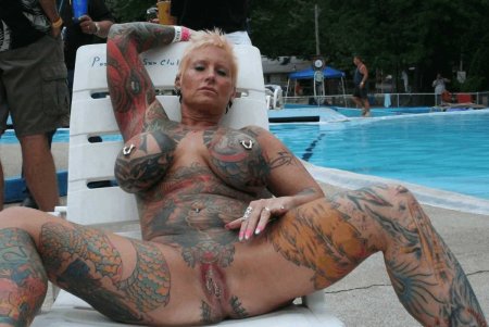 Naked tattooed women