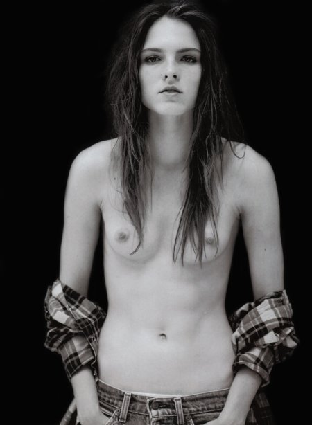 Polina Khmoyusova is naked