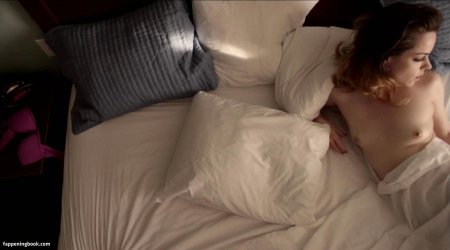 Emily Hampshire photo naked