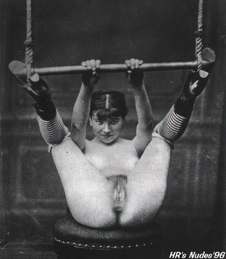 Retro naked mature vags