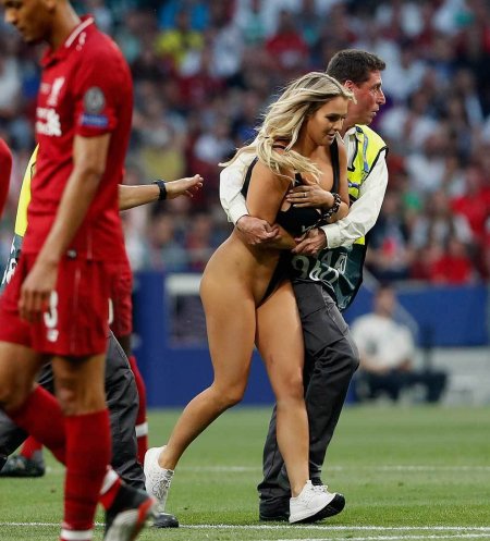 Kinsey Volanski shows the bare chest