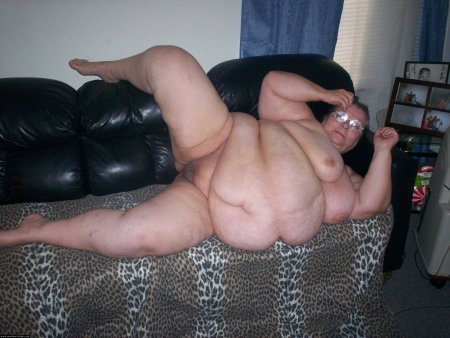 Old naked bbw