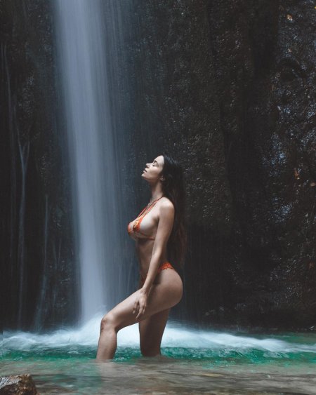 Eleanor Elibaev is naked