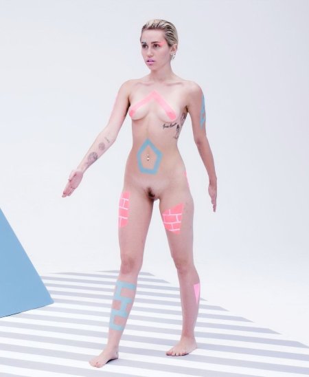 Miley Cyrus undressed 2020